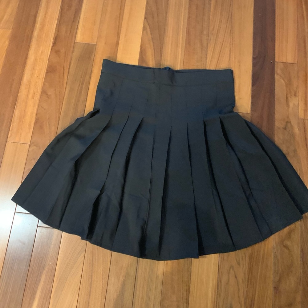 SHEIN Pleated black skirt small